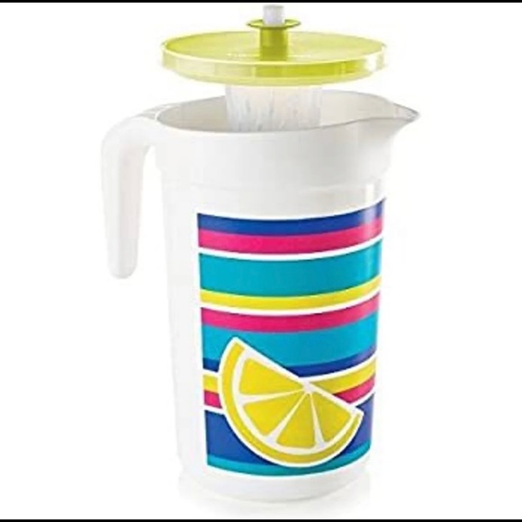 New !!! Tupperware pitcher 1 gal - Picture 2 of 2